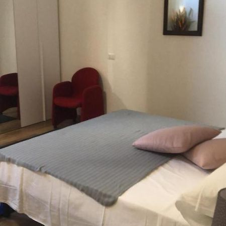 Monolocale Arredato Con Una Camera Appartement Parma Buitenkant foto