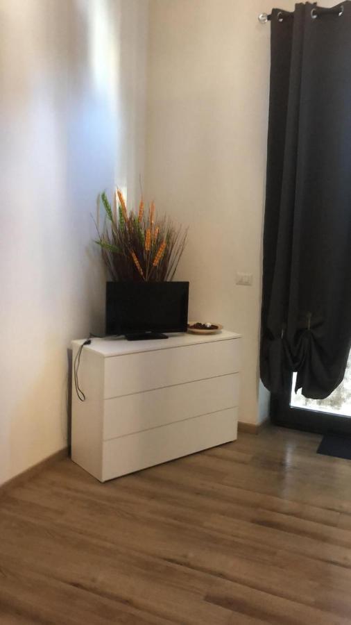 Monolocale Arredato Con Una Camera Appartement Parma Buitenkant foto