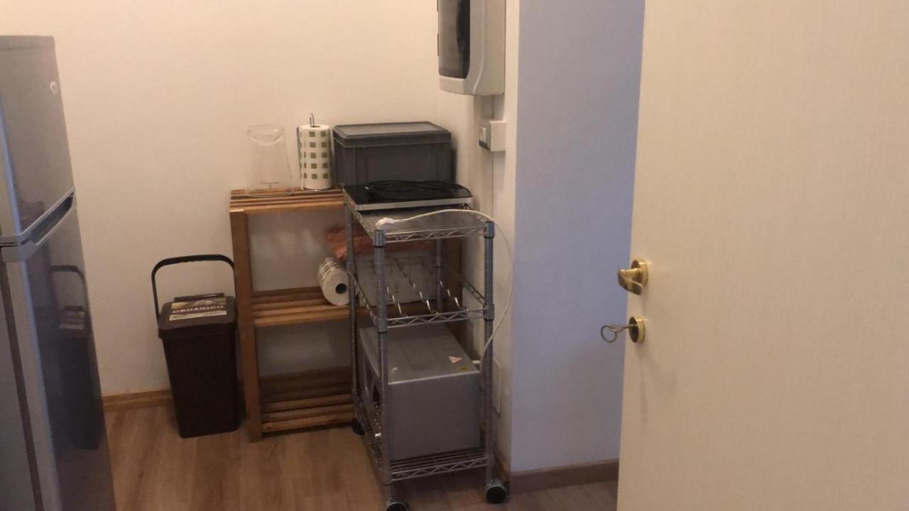 Monolocale Arredato Con Una Camera Appartement Parma Buitenkant foto