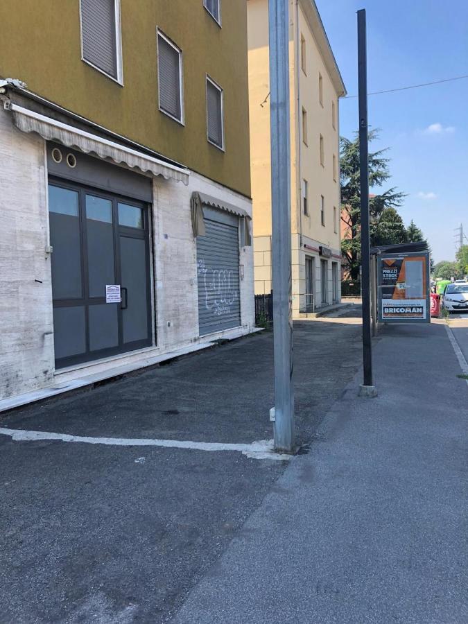 Monolocale Arredato Con Una Camera Appartement Parma Buitenkant foto